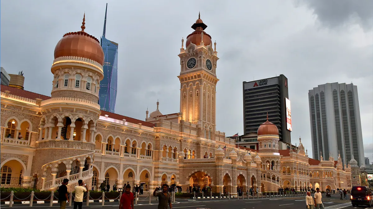 Sultan Abdul Samad Building near the river of life Sultan Abdul Samad Building near the river of life